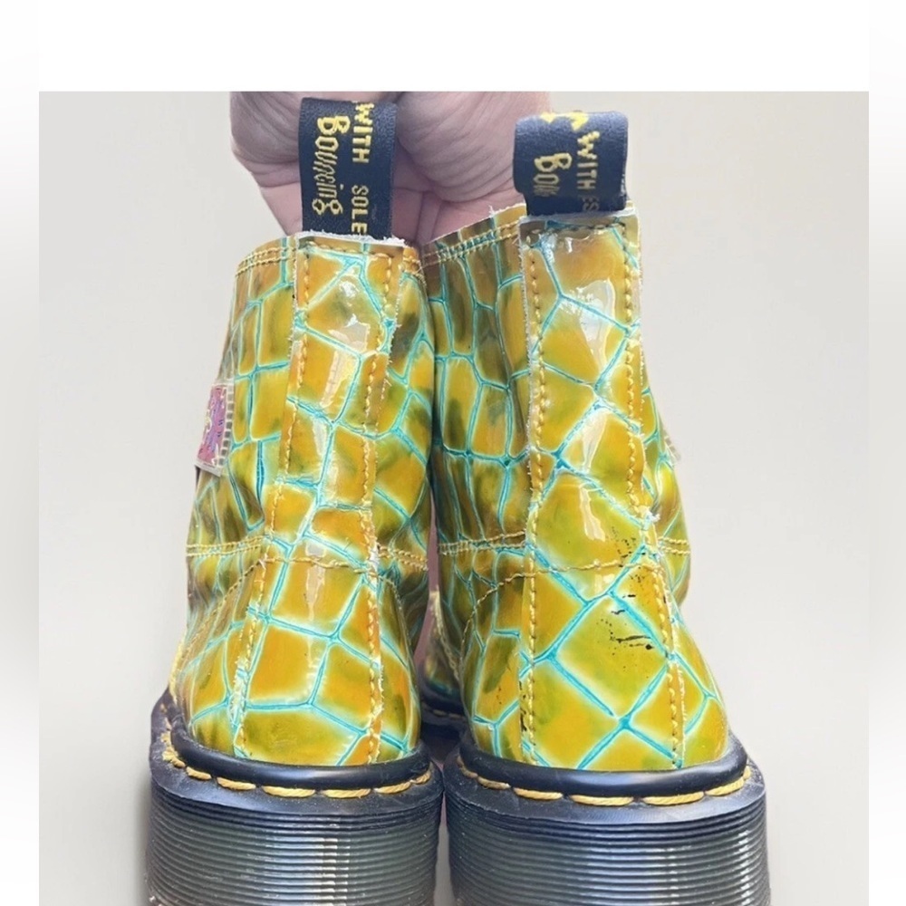 Vintage Dr Martens Yellow Croc Patent Combat Boots Made in England Size 3 UK - Picture 4 of 11